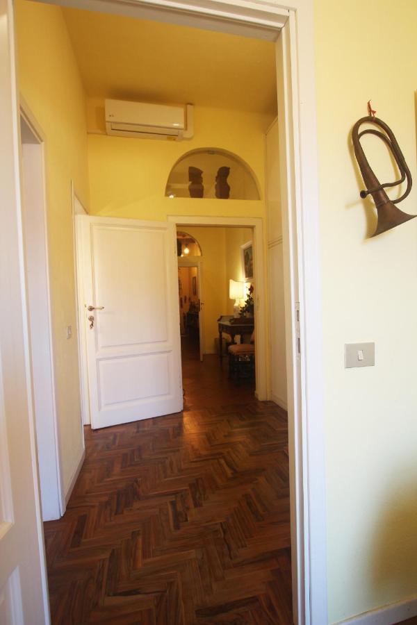 Suite Tra I Tetti Con Bagno Privato Pisa Bagian luar foto