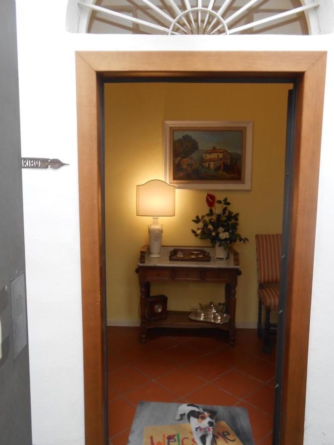 Suite Tra I Tetti Con Bagno Privato Pisa Bagian luar foto