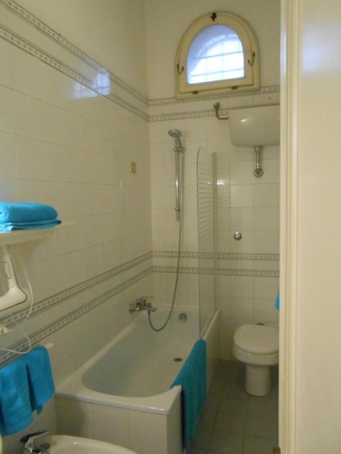 Suite Tra I Tetti Con Bagno Privato Pisa Bagian luar foto